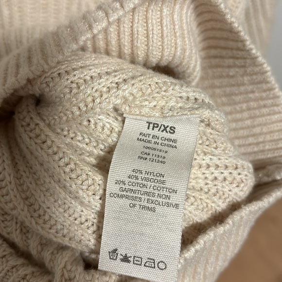 Garage oversized knit sweater. - Picture 5 of 5